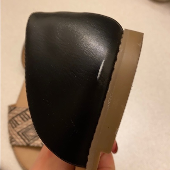 Old navy shoes - Picture 3 of 3